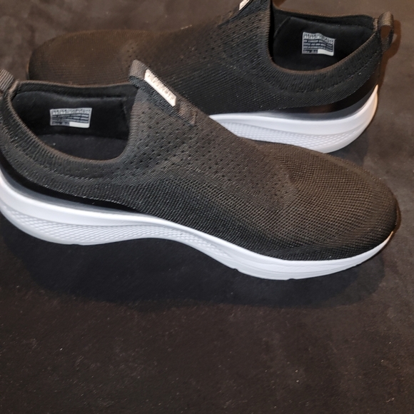 SKECHERS - Picture 4 of 5